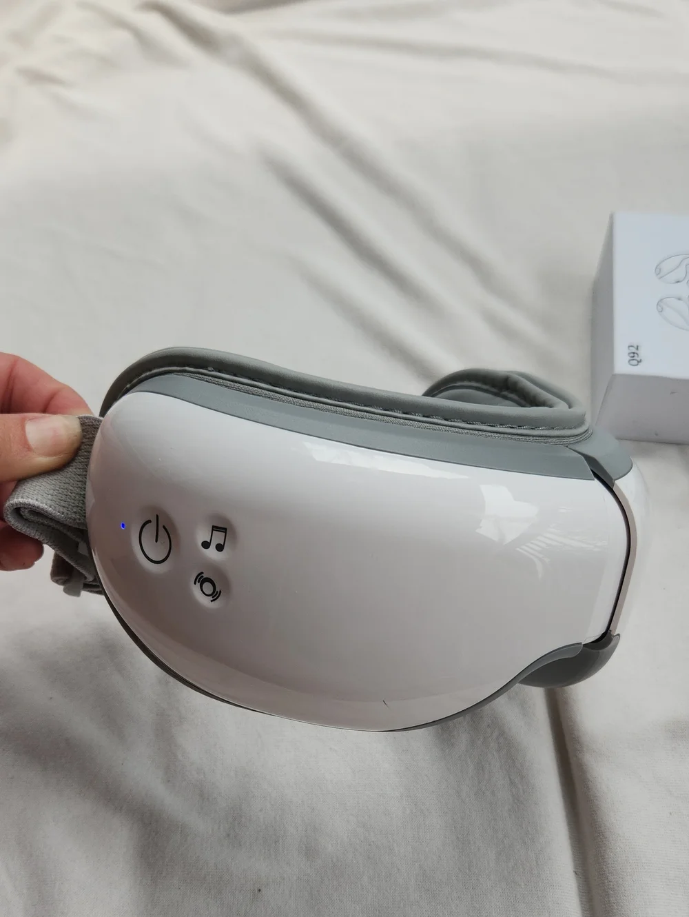 Renpho Eye Massager with Music and Adjustable Strap